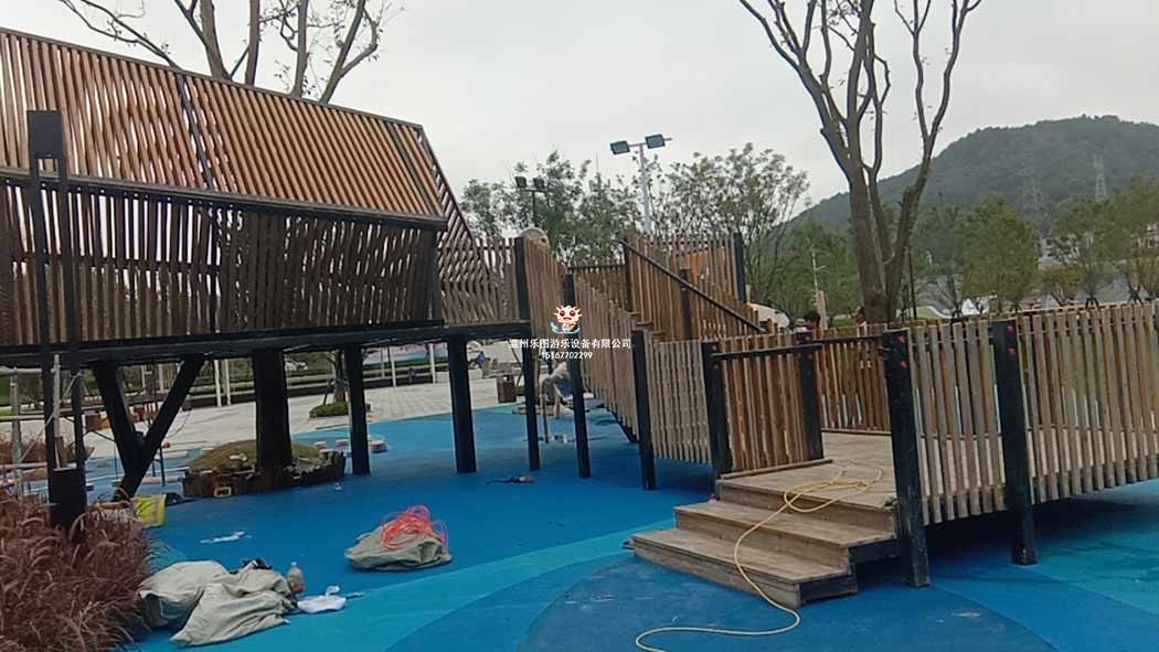 非標游樂設(shè)備安裝