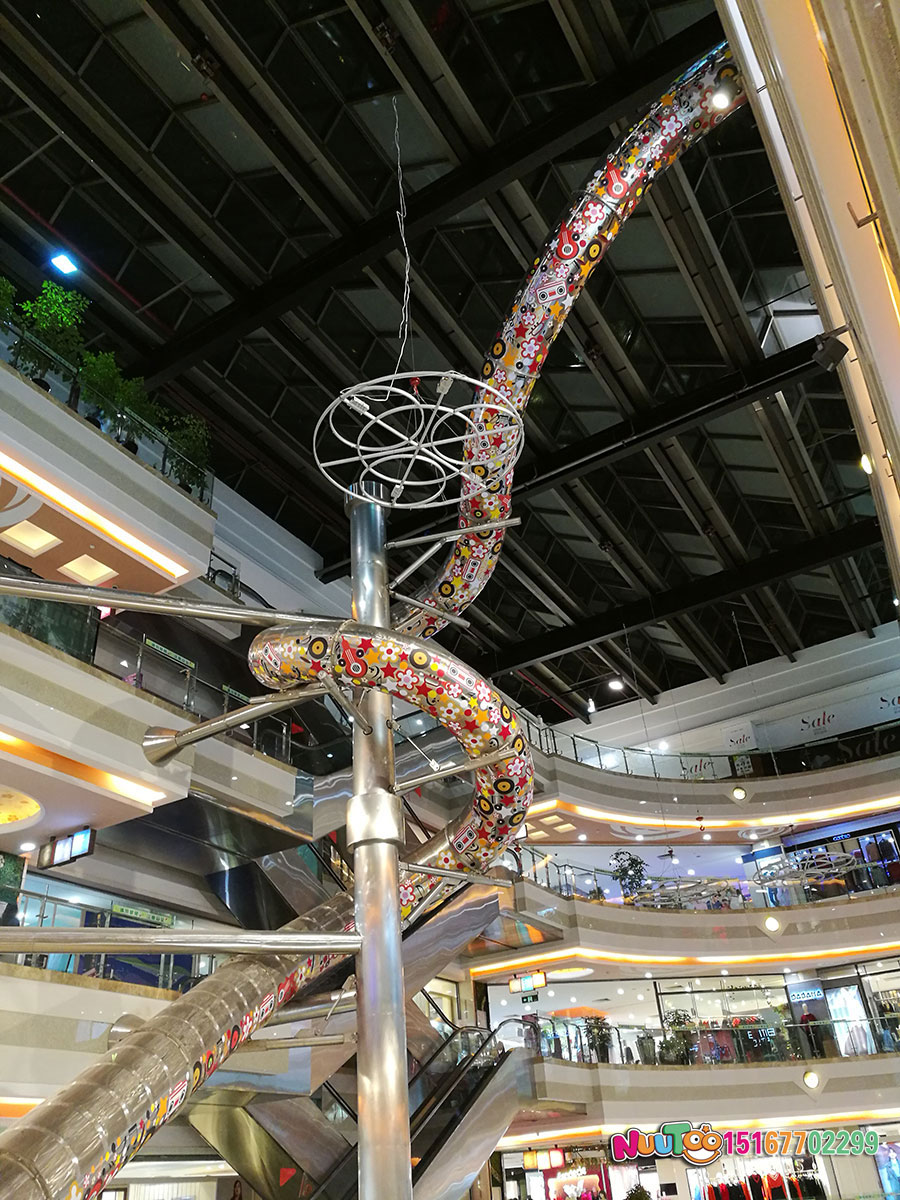 不銹鋼組合滑梯有哪些種類？每一種都有不同優(yōu)勢