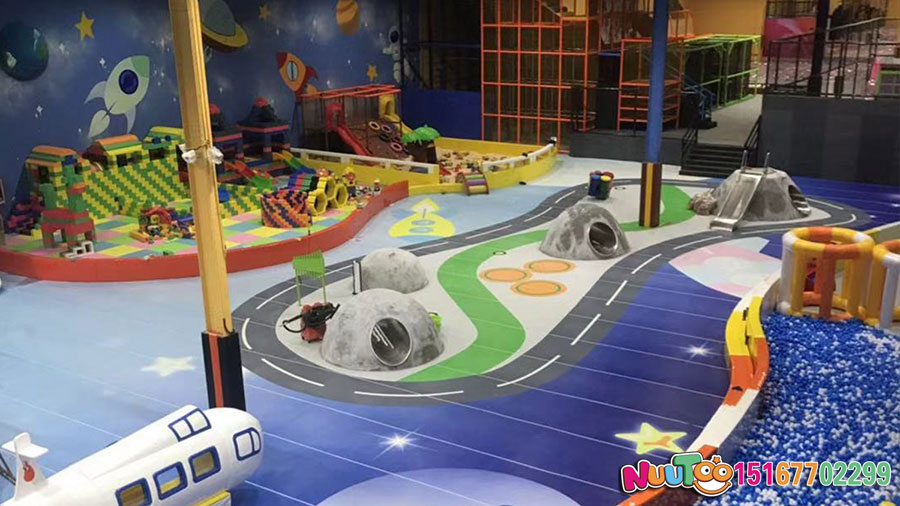 不銹鋼滑梯具有哪些特點(diǎn)？以及優(yōu)勢(shì)有哪些