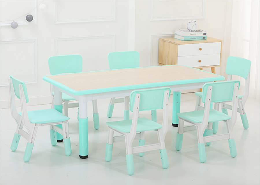 幼兒園桌椅對小孩有害嗎是否值得注意？選擇正規(guī)廠家很重要