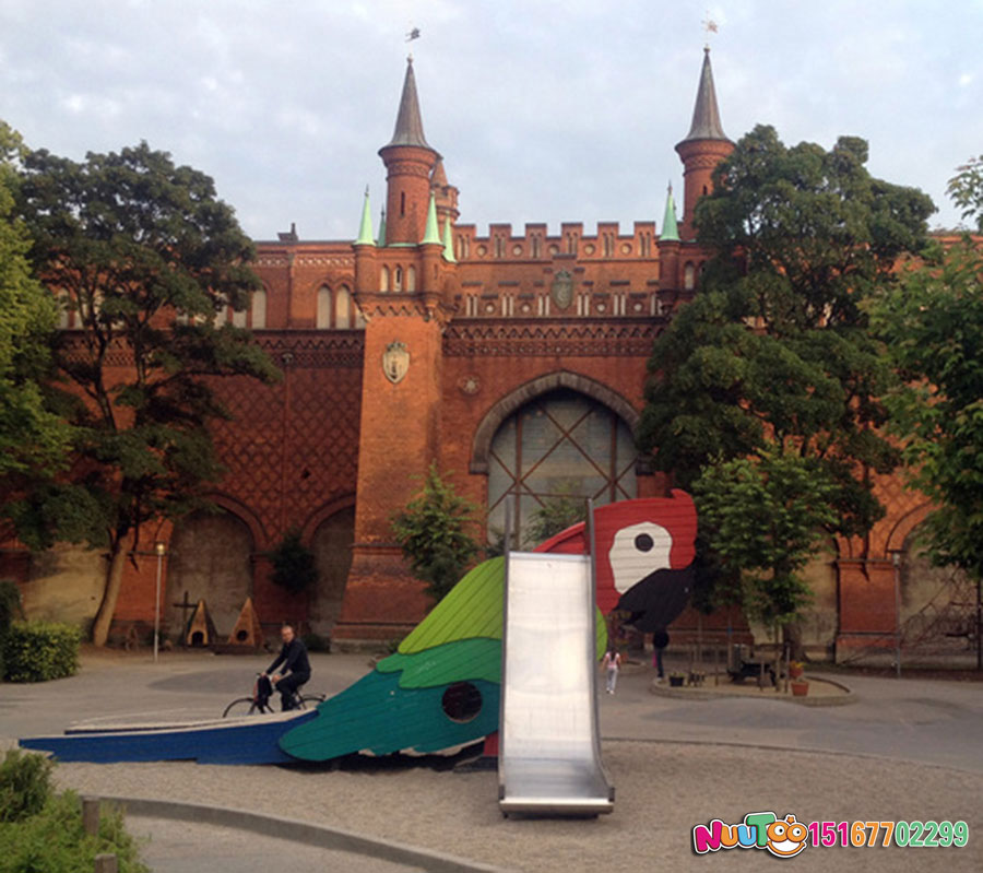 兒童游樂設備的發(fā)展前景如何？適合加盟投資嗎