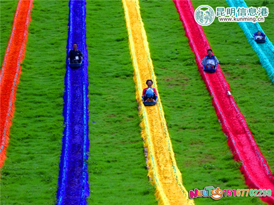 景區(qū)滑道生產(chǎn)廠(chǎng)家：如何計(jì)算旱雪滑道的經(jīng)營(yíng)成本