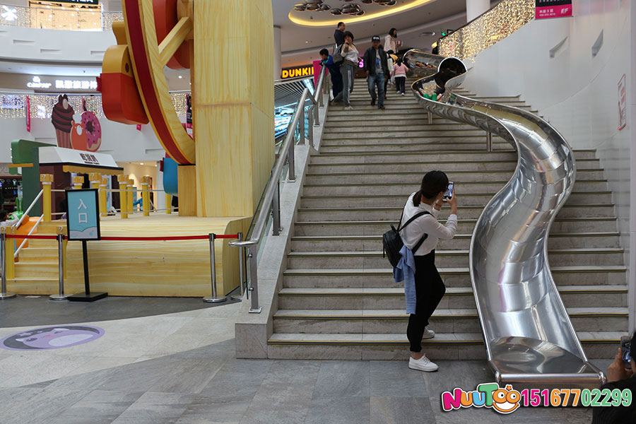 滑滑梯對孩子們有什么好處？