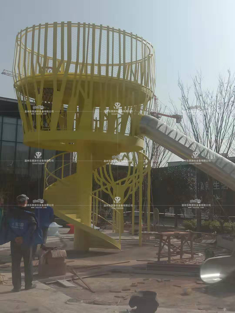 非標(biāo)游樂(lè)設(shè)備以其獨(dú)特的創(chuàng)意和個(gè)性化