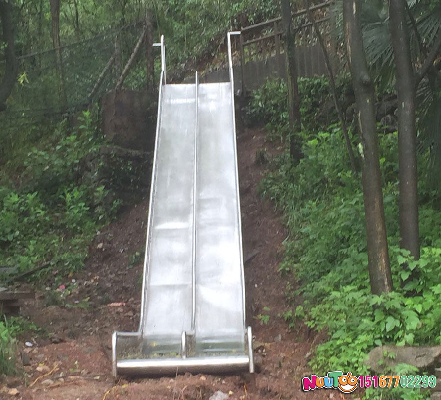 衢州不銹鋼滑梯投資風險怎么回避？要提升經營能力