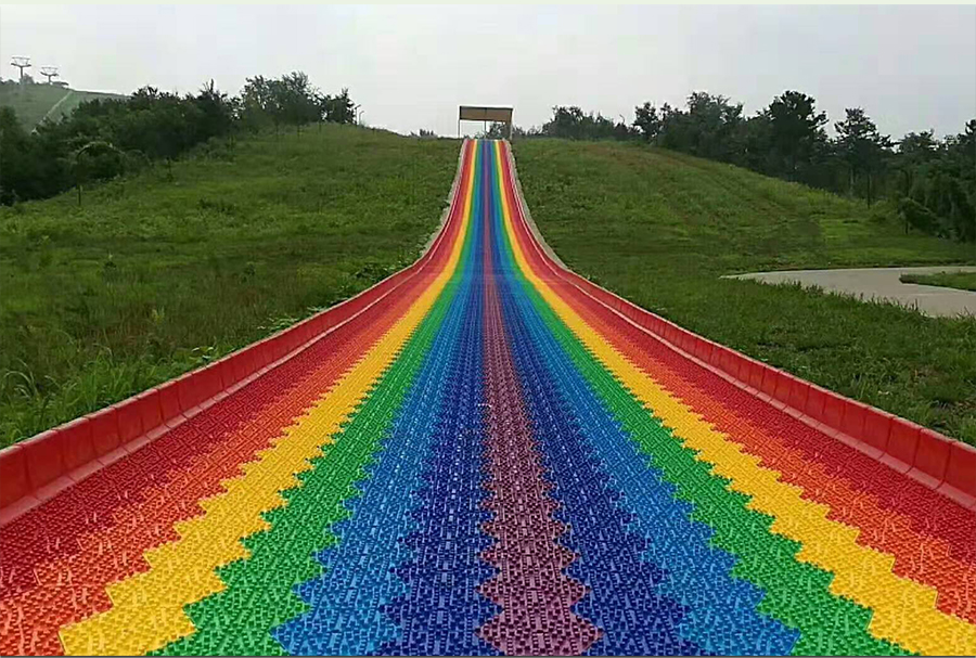 七彩滑道多少錢一米？投資成本是多少？