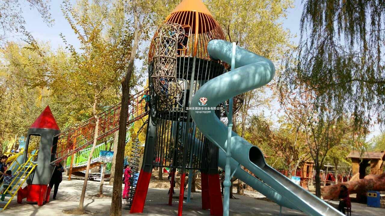 新疆杜氏旅游景區(qū)：如何巧妙利用不銹鋼滑梯，爬網(wǎng)等戶外游樂設(shè)備火速出圈？
